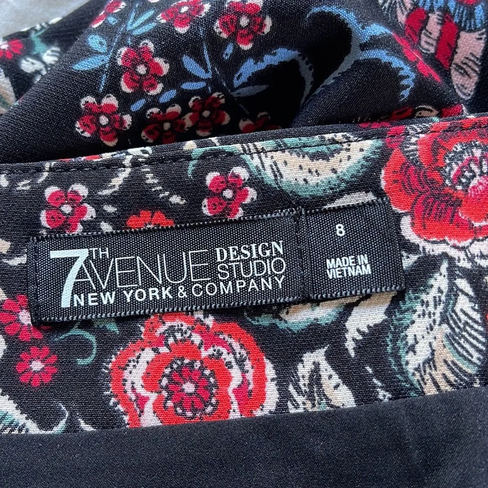 New York &Co 7thAve. MIDI Length Pencil Skirt Dark Floral Size 8 - Picture 13 of 14